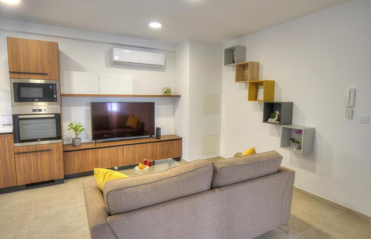 Spacious And Tastefully Furnished 2 Bedroom Apartment Ddif1-3 Gzira Bagian luar foto