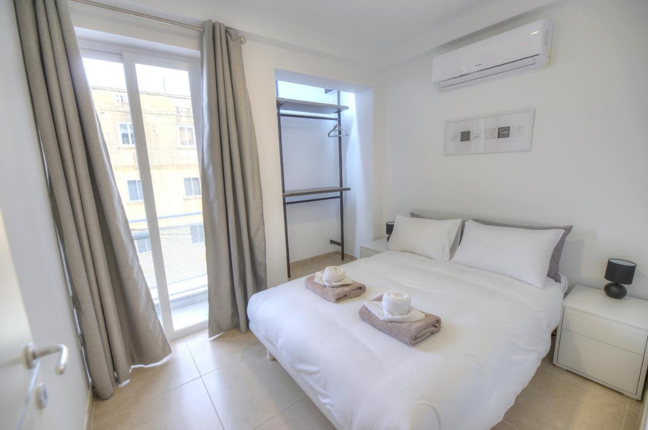Spacious And Tastefully Furnished 2 Bedroom Apartment Ddif1-3 Gzira Bagian luar foto